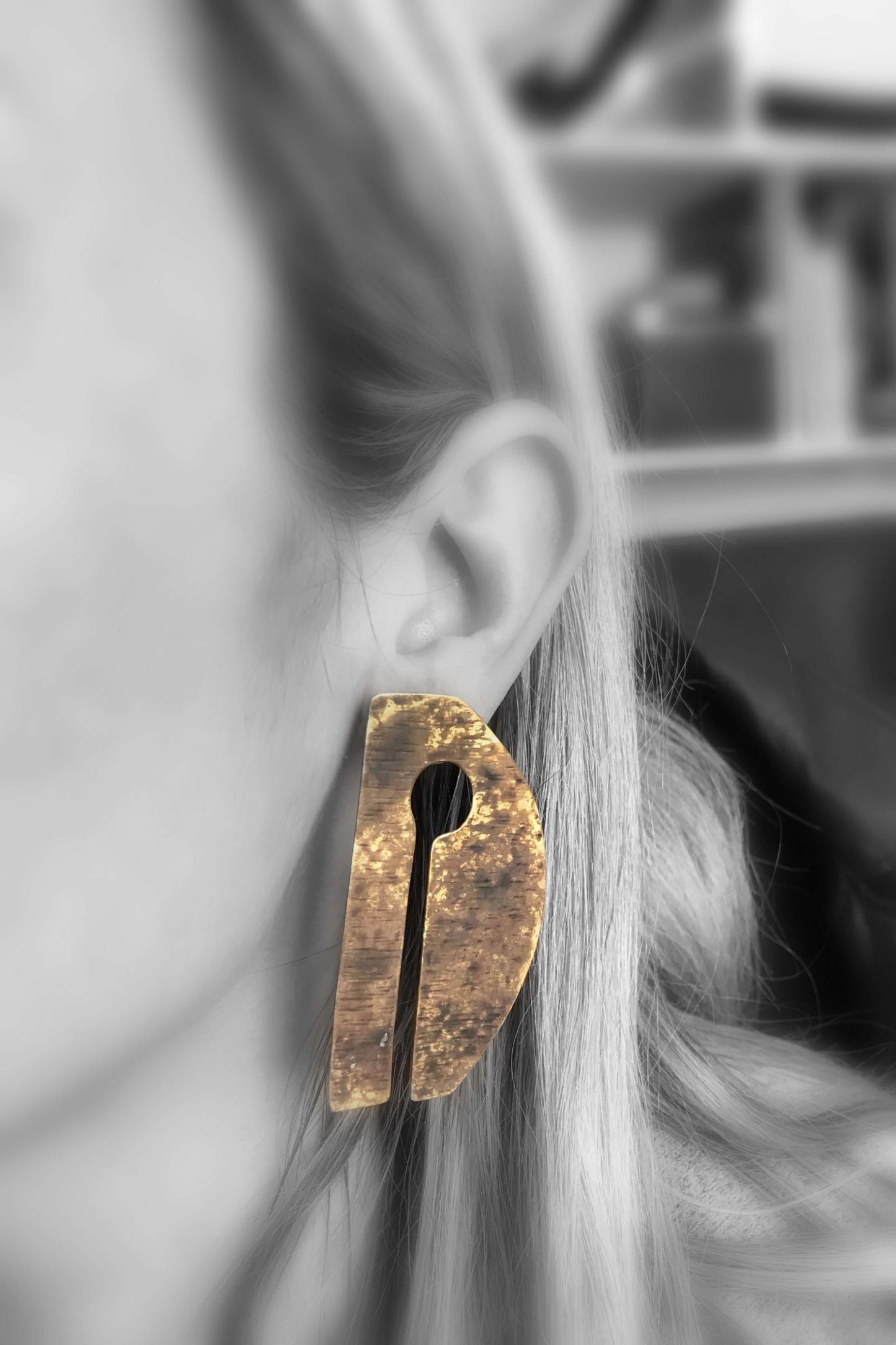 Oxidised brass earrings | Yellow - Black Past + Future Earrings - CURIUDO