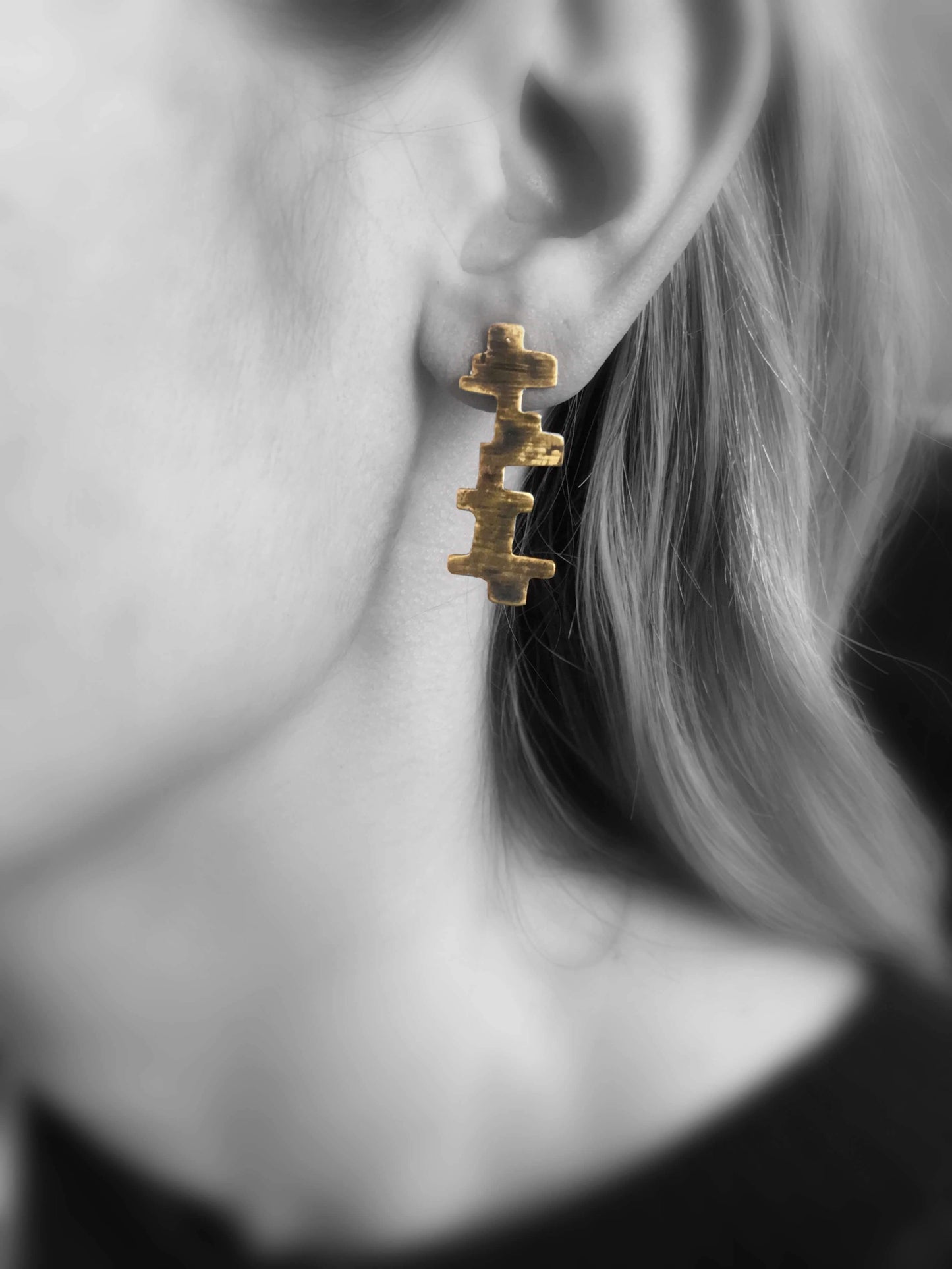 Oxidised brass earrings | Yellow - Black Tsakana Earrings - CURIUDO