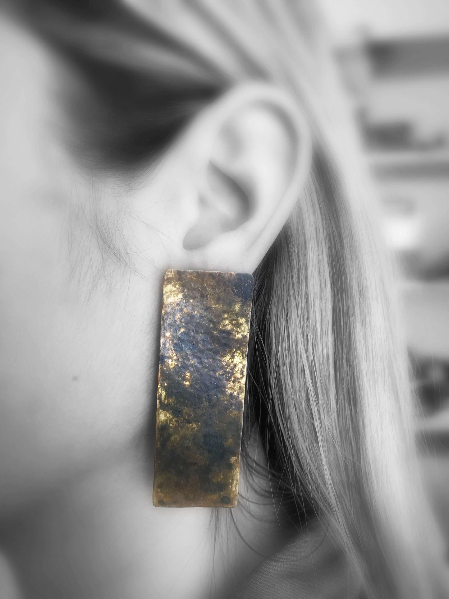 OxidiSed brass earrings | Yellow - Black Parallel Earrings - CURIUDO