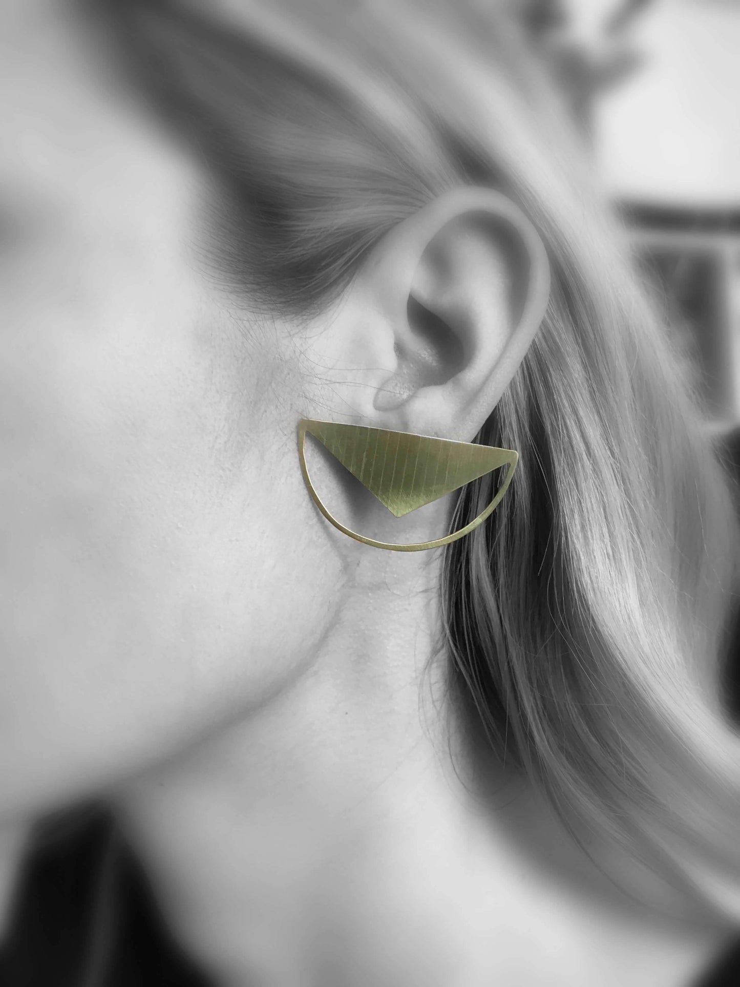Brass earrings | Yellow Space In Frame Earrings - CURIUDO