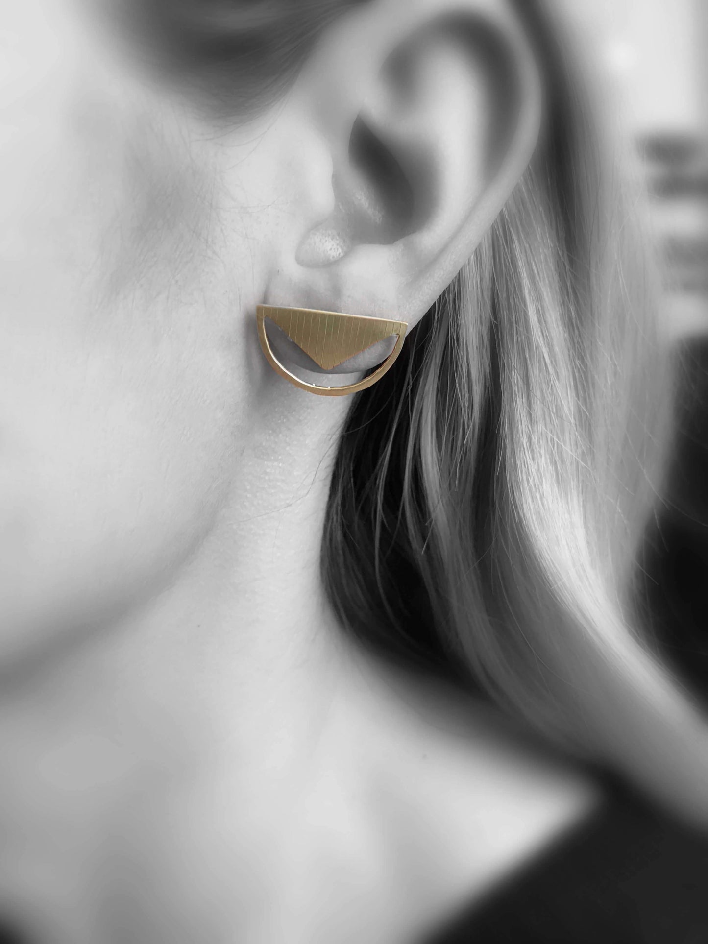 Brass earrings | Yellow Space In Frame Earrings - CURIUDO