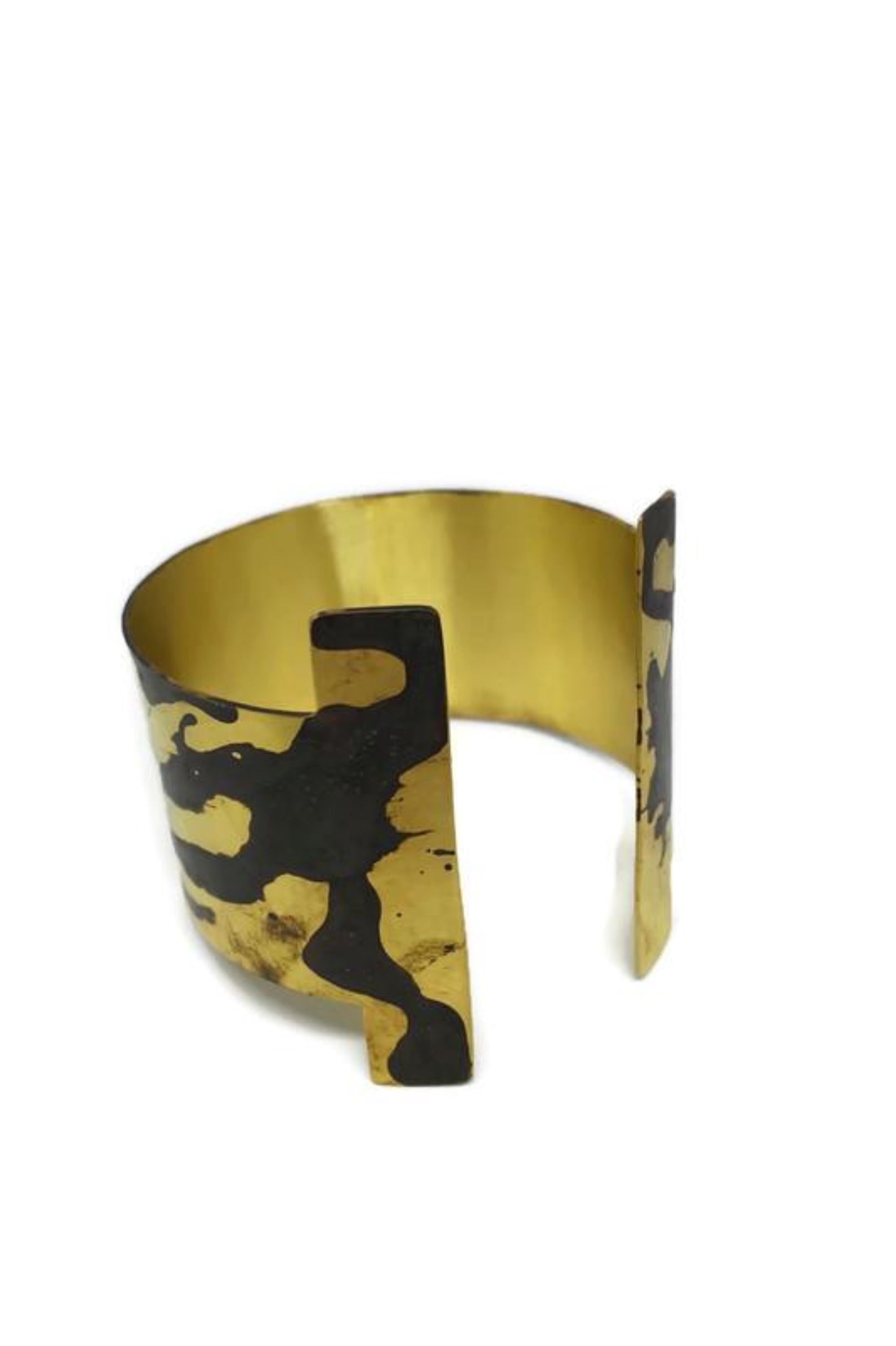 Oxidised brass cuff bracelet | Yellow - Black Apenanti Bracelet - CURIUDO