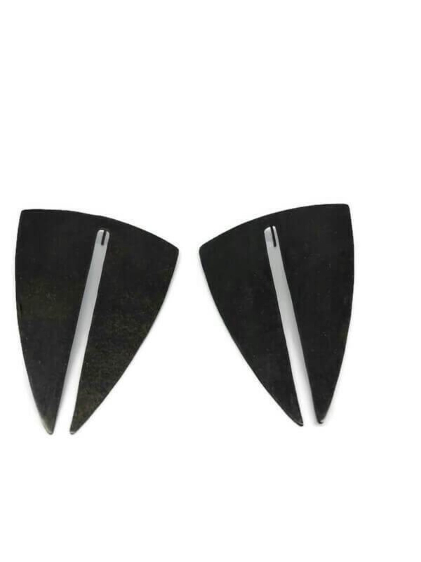 Oxidised brass earrings | Black Towards the Earth Earrings - CURIUDO