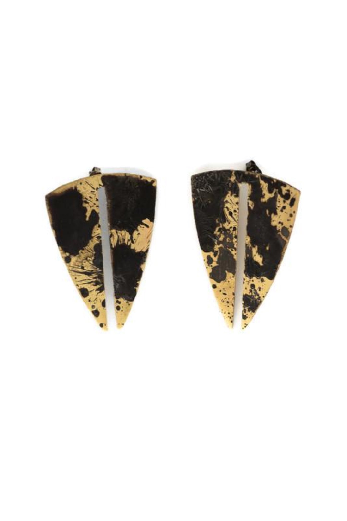 Oxidised brass earrings | Yellow - Black Towards the Earth Earrings - CURIUDO