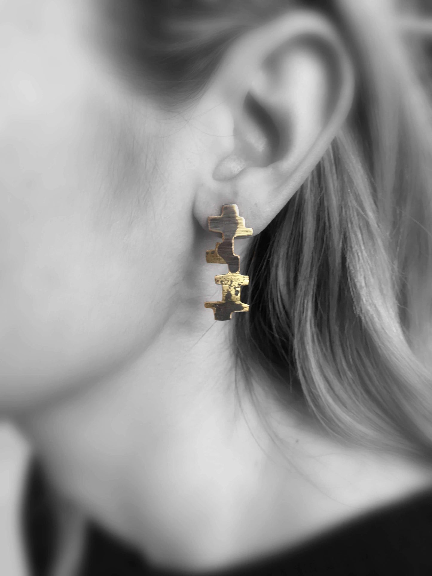 Oxidised brass earrings | Yellow - Black Tsakana Earrings - CURIUDO
