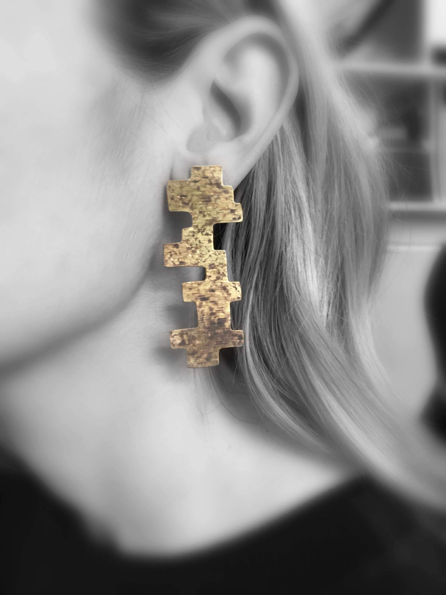 Oxidised brass earrings | Yellow - Black Tsakana Earrings - CURIUDO