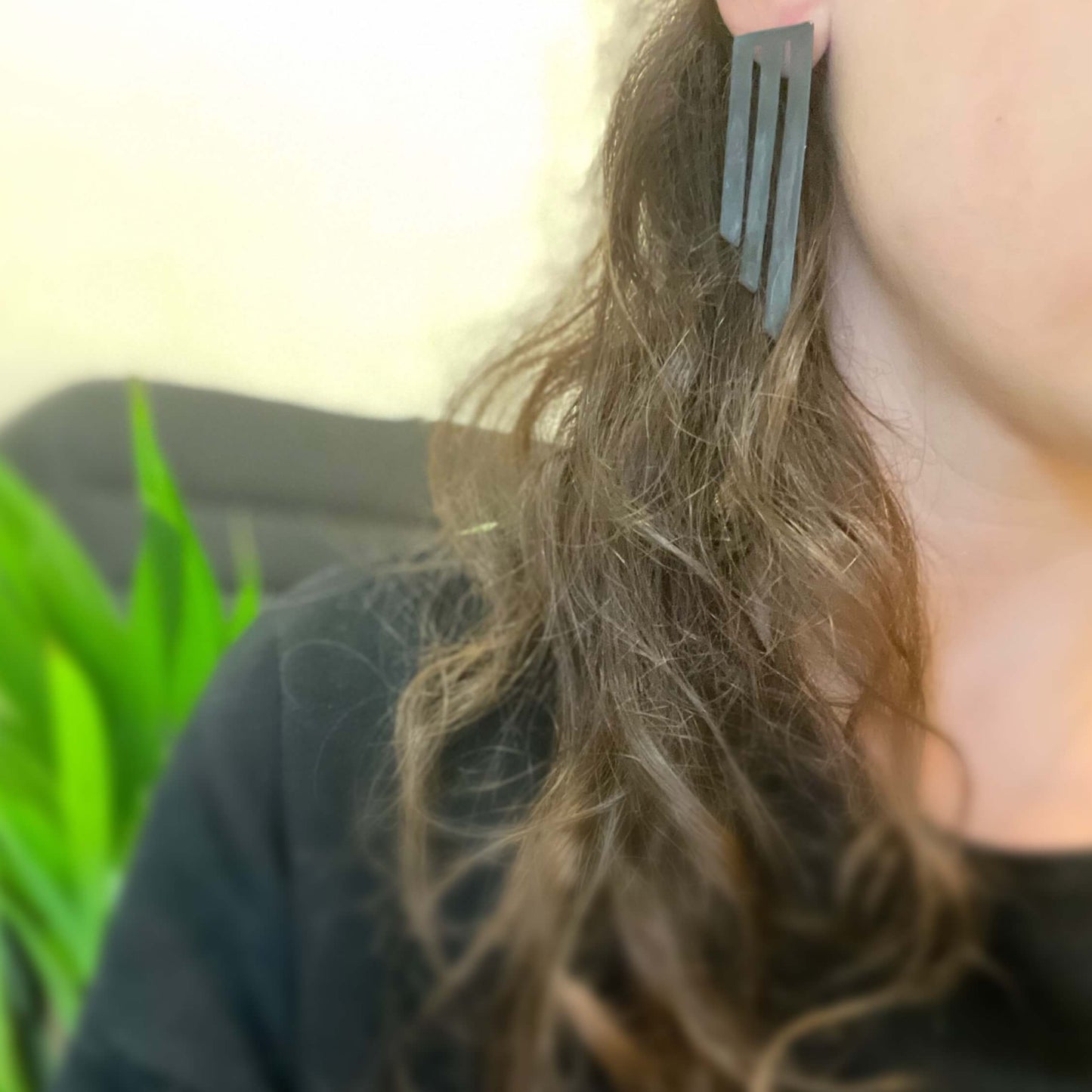 Oxidised brass Earrings | Black Feathers Earrings - CURIUDO