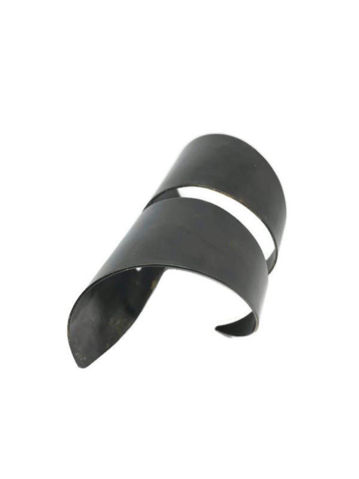 Oxidised brass cuff bracelet | Black Towards The Earth Bracelet - CURIUDO
