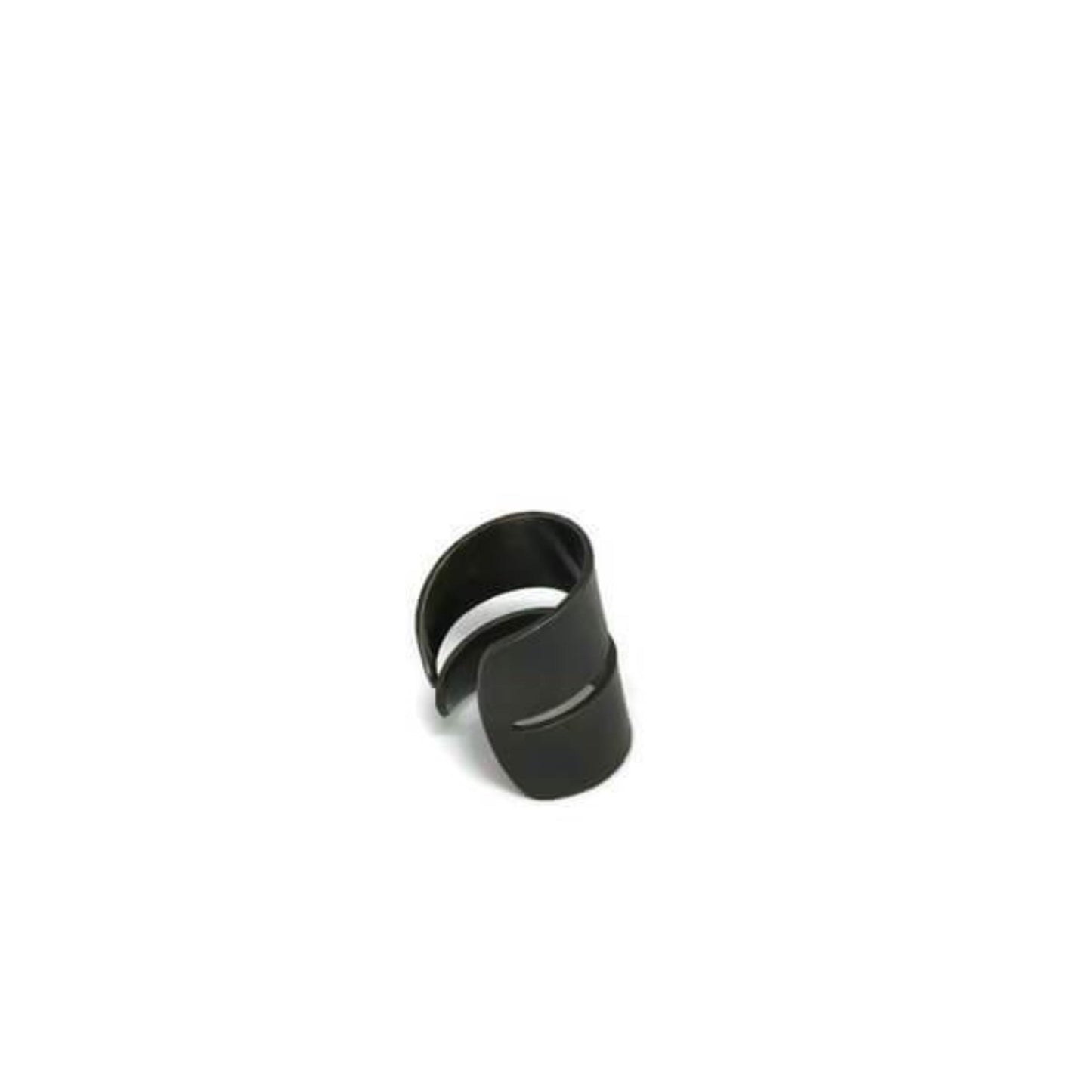 Oxidised brass ring | Black Towards The Earth Ring - CURIUDO