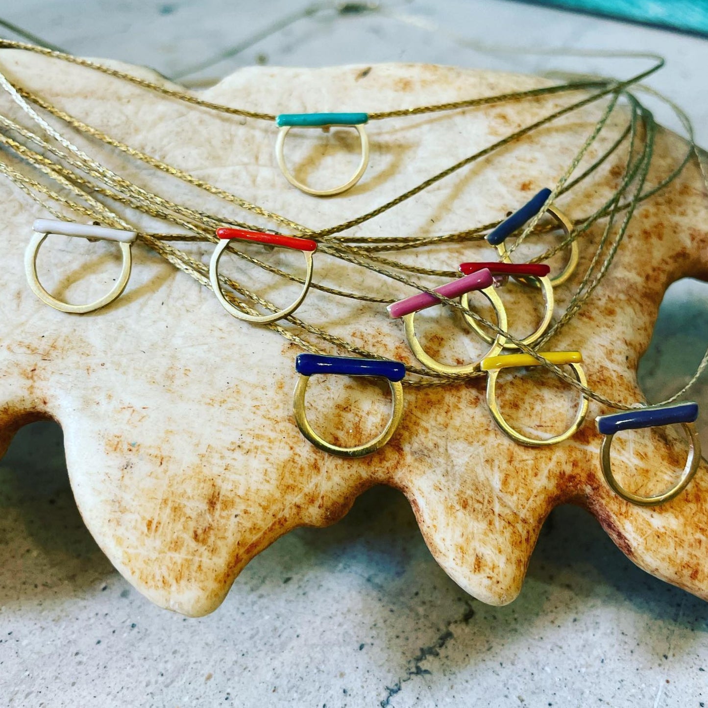 Brass necklace with resin | Eclipse Necklace - CURIUDO