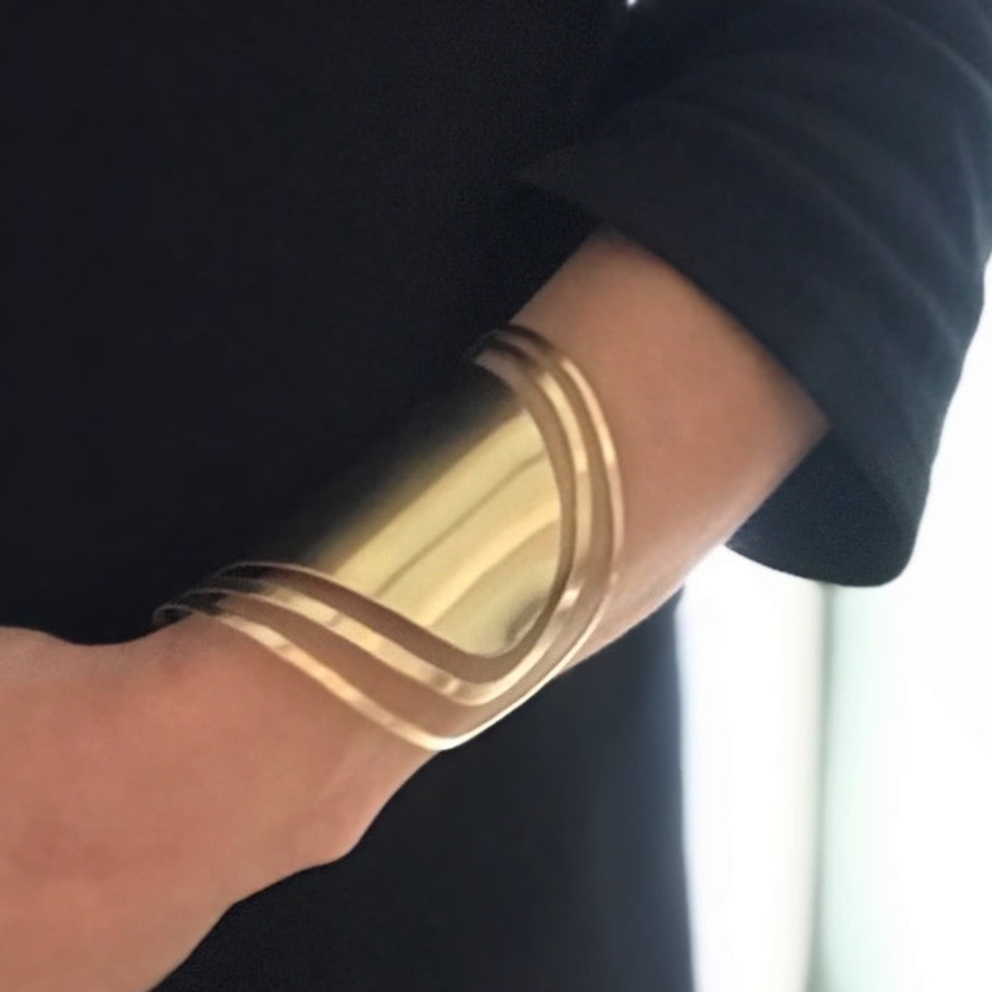 Brass cuff bracelet | Yellow Low Tide Bracelet - CURIUDO