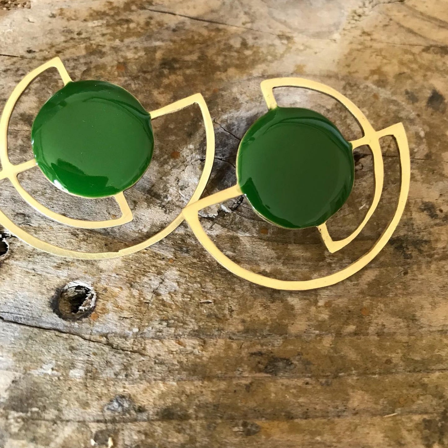 Brass earrings with resin | Solaris Earrings - CURIUDO