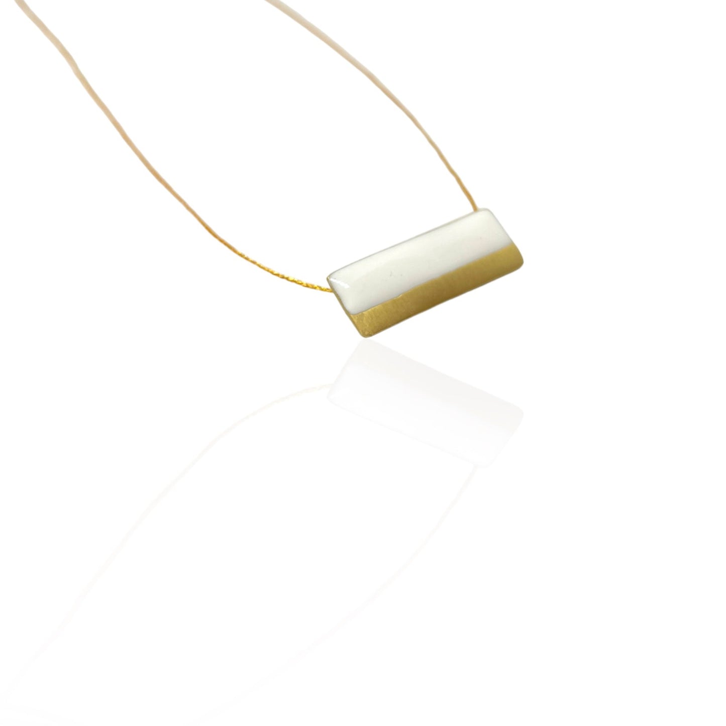 Brass necklace with resin |Stillness Necklace - CURIUDO