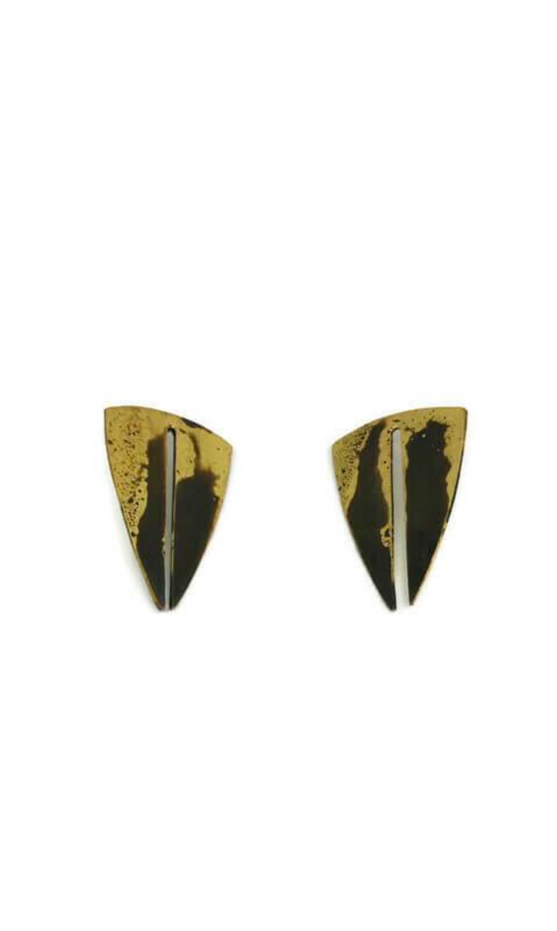 Oxidised brass earrings | Yellow - Black Towards the Earth Earrings - CURIUDO