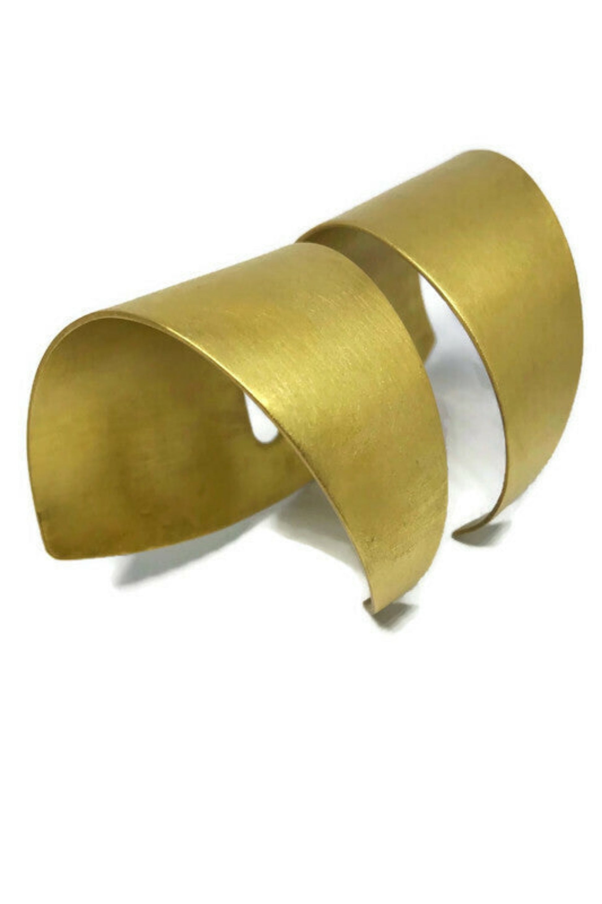 Brass cuff bracelet | Yellow Towards The Earth Bracelet - CURIUDO