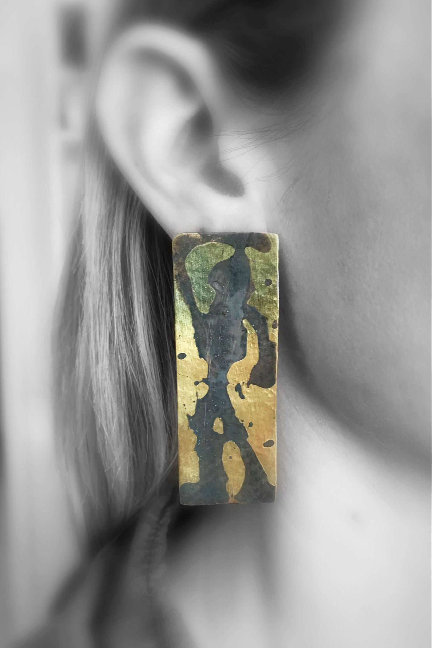 OxidiSed brass earrings | Yellow  - Black Parallel Earrings - CURIUDO