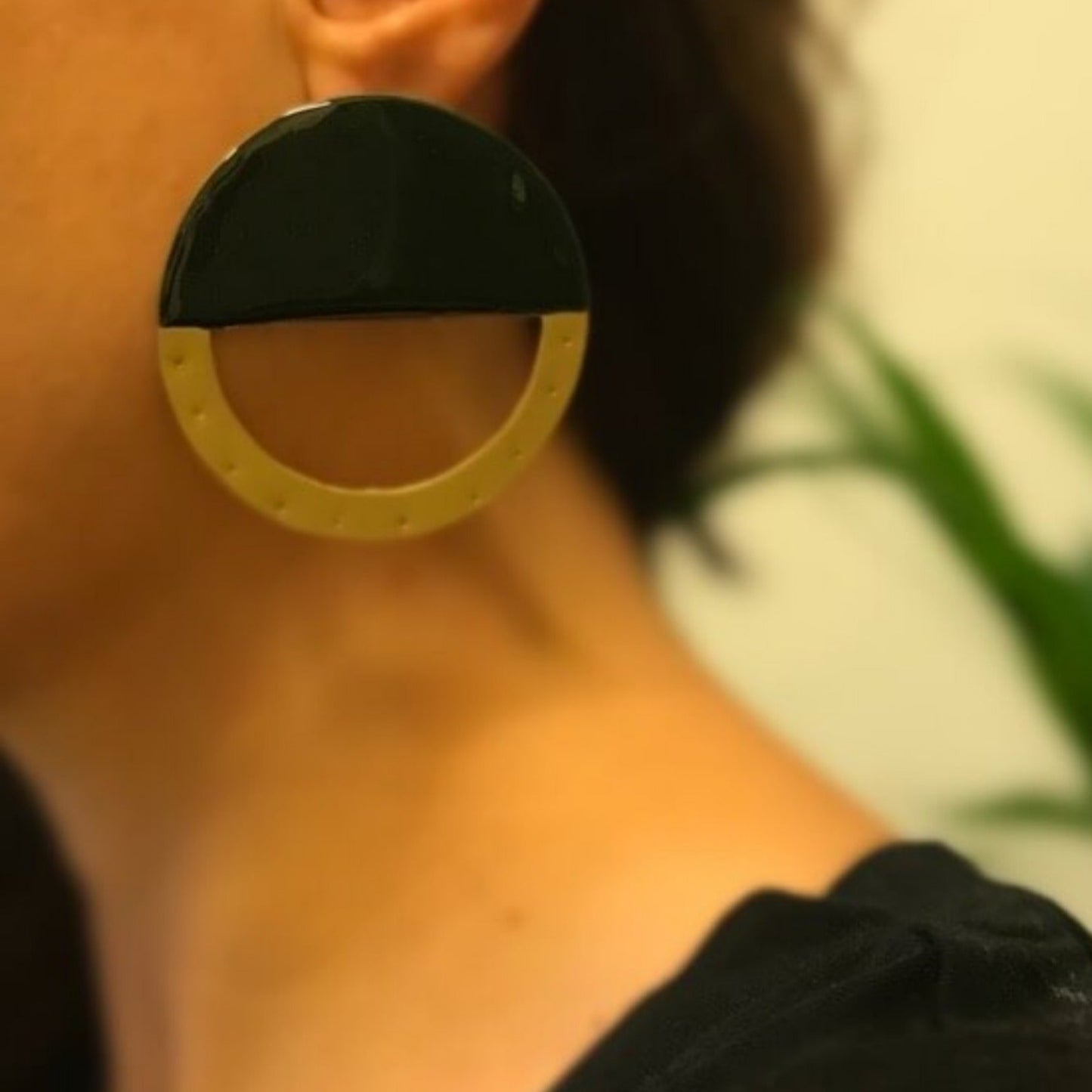 Brass earrings with resin | Apres - Midi Earrings - CURIUDO