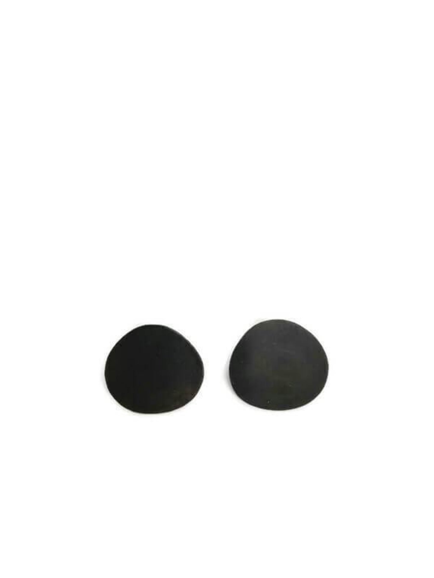 Oxidised brass earrings | Black Dots Earrings - CURIUDO