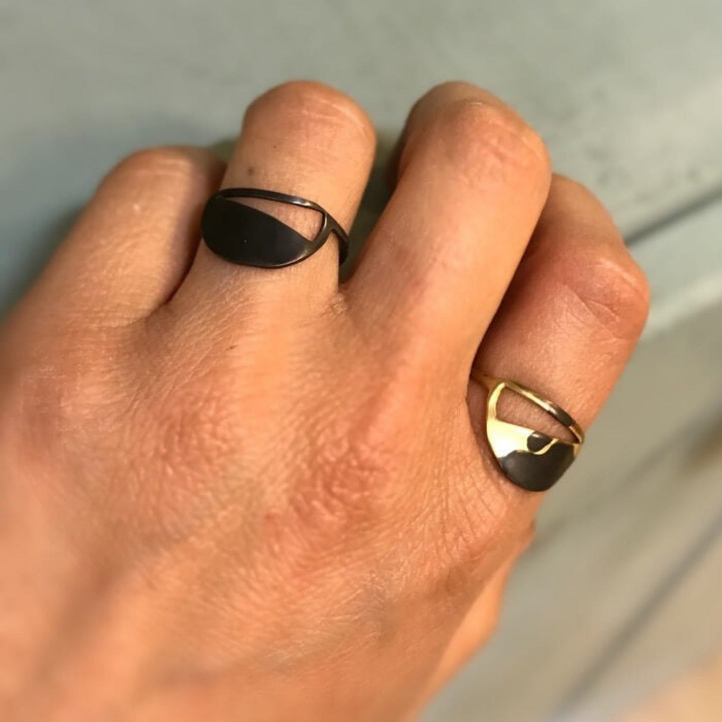 Oxidised brass ring | Yellow - Black  Moonset Ring