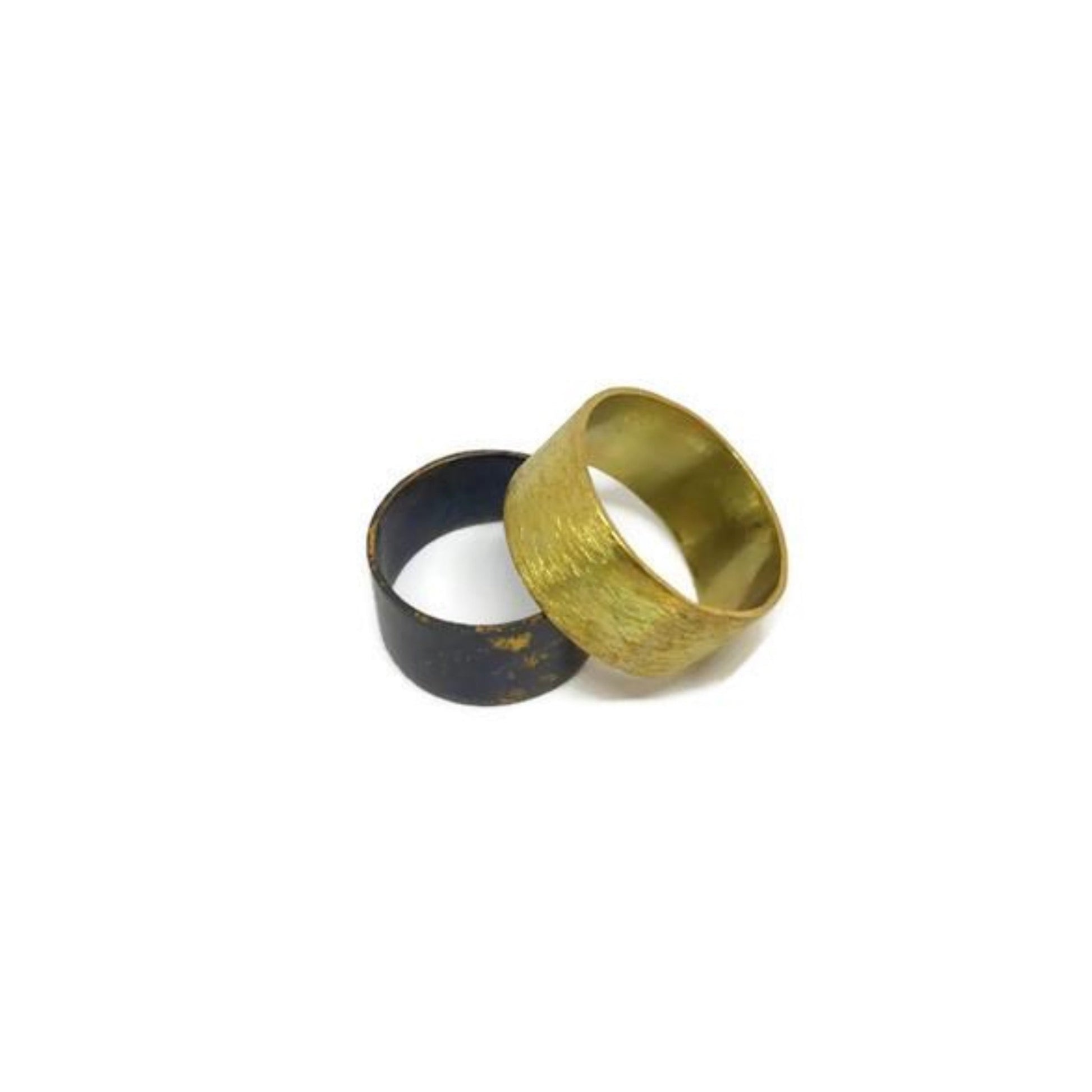Oxidised brass earrings | Yellow - Black Rolling Ring - CURIUDO