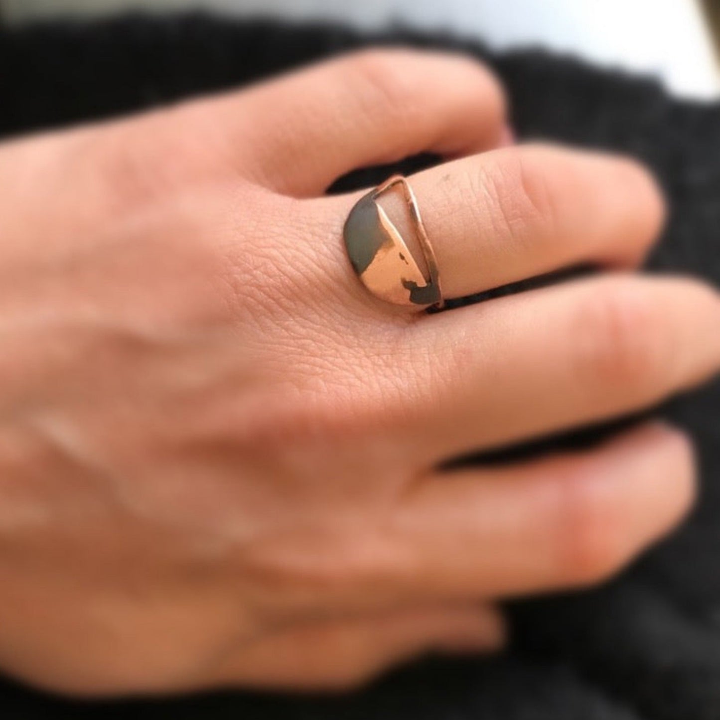 Oxidised copper ring | Rose - Black  Moonset Ring