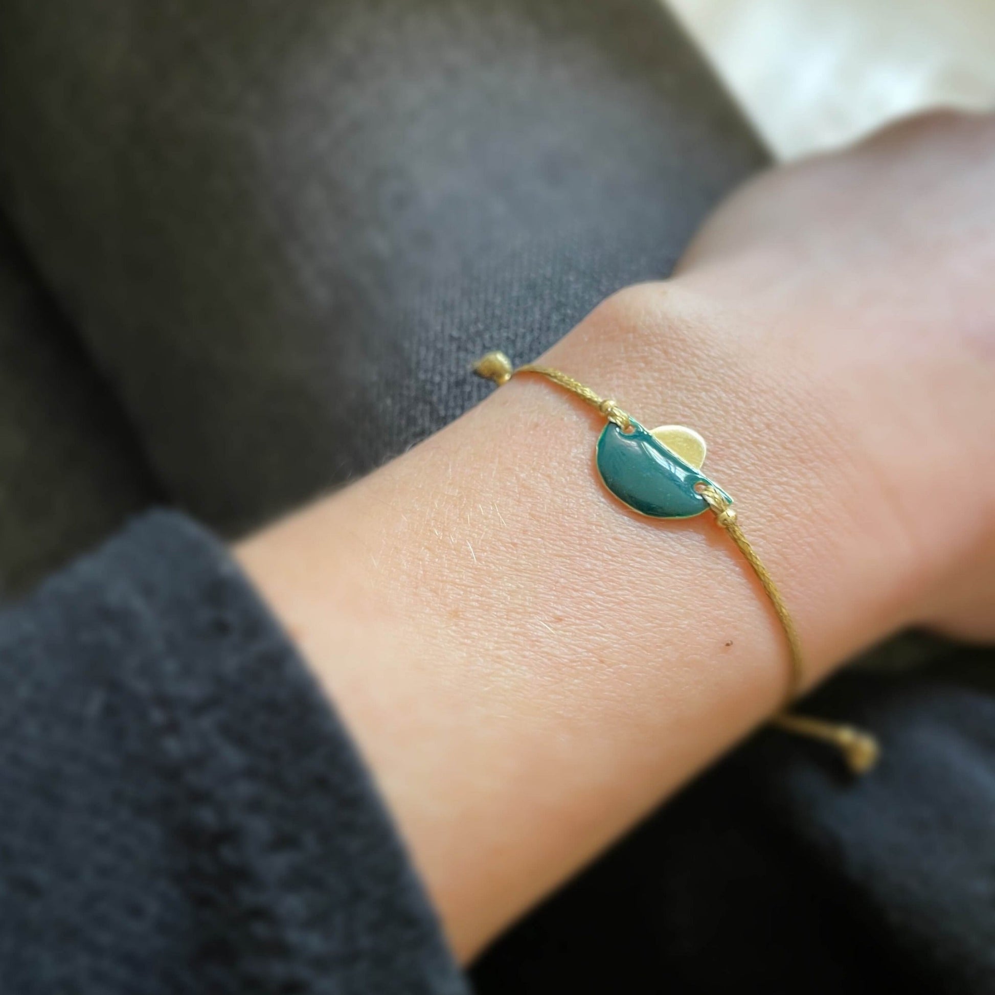 Brass bracelet with resin | Sunset Bracelet - CURIUDO