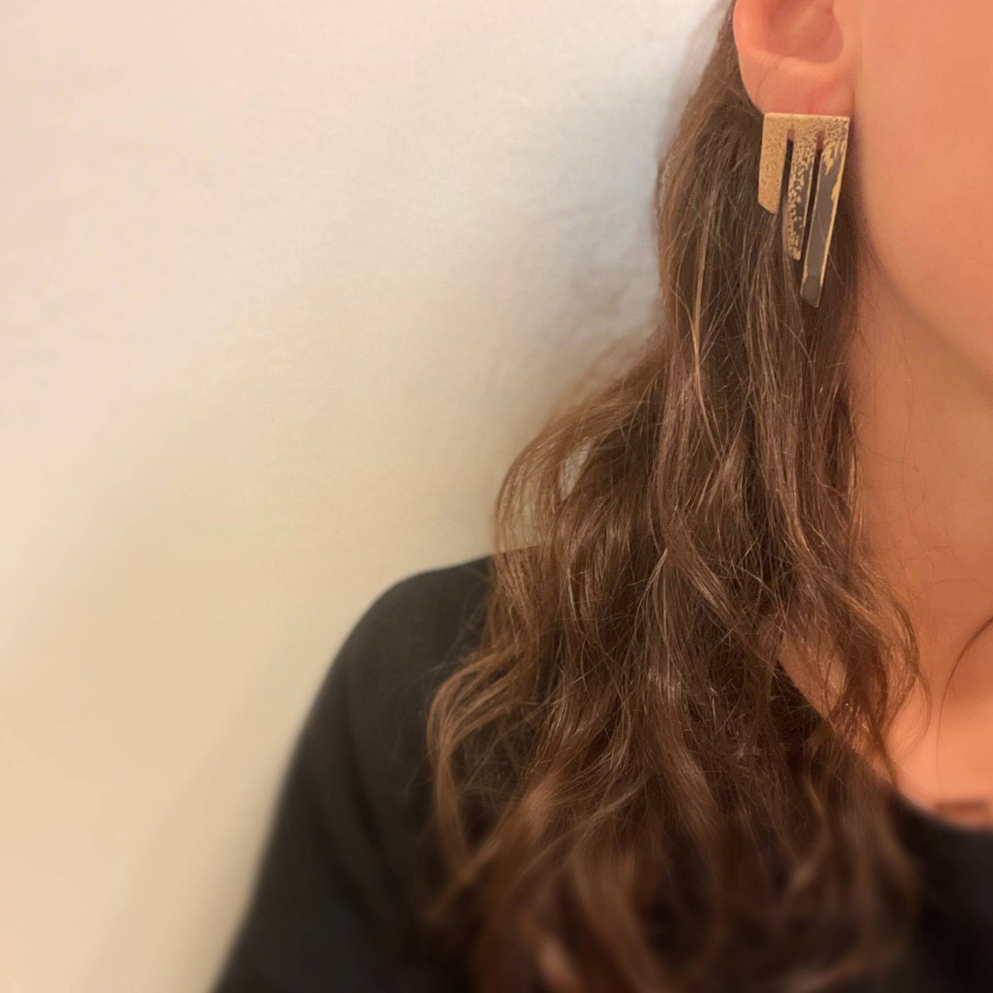 Oxidised brass Earrings | Yellow - Black Feathers Earrings - CURIUDO