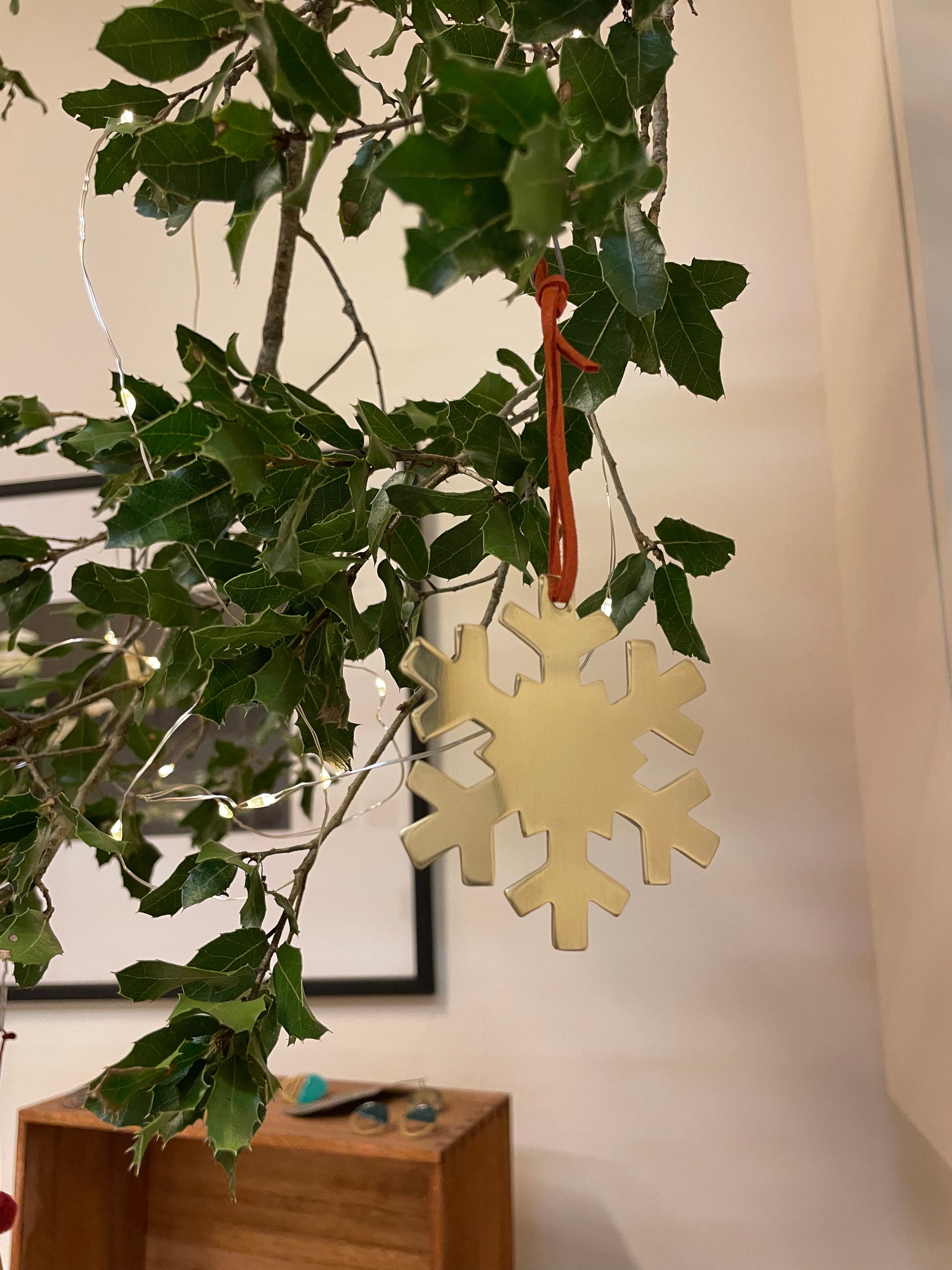 Snowflake Ornament - CURIUDO