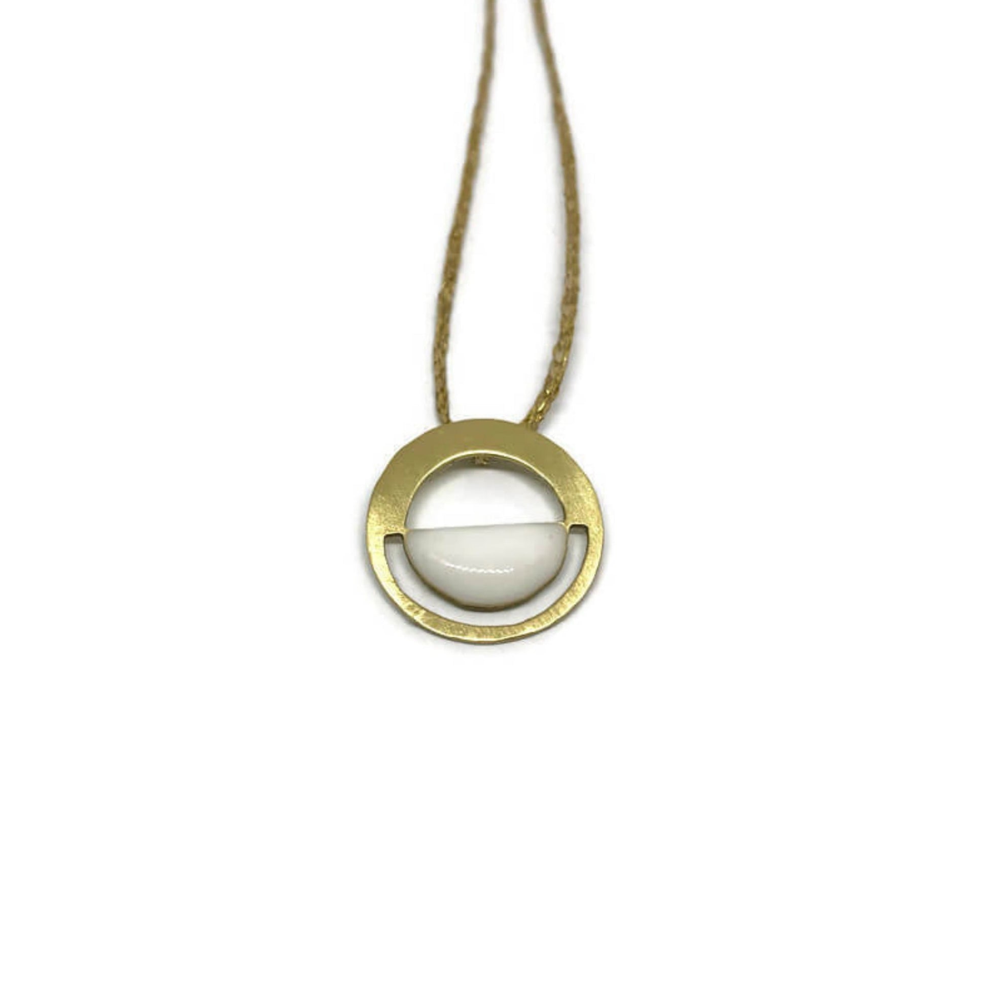 Brass necklace with resin | Allure Necklace - CURIUDO