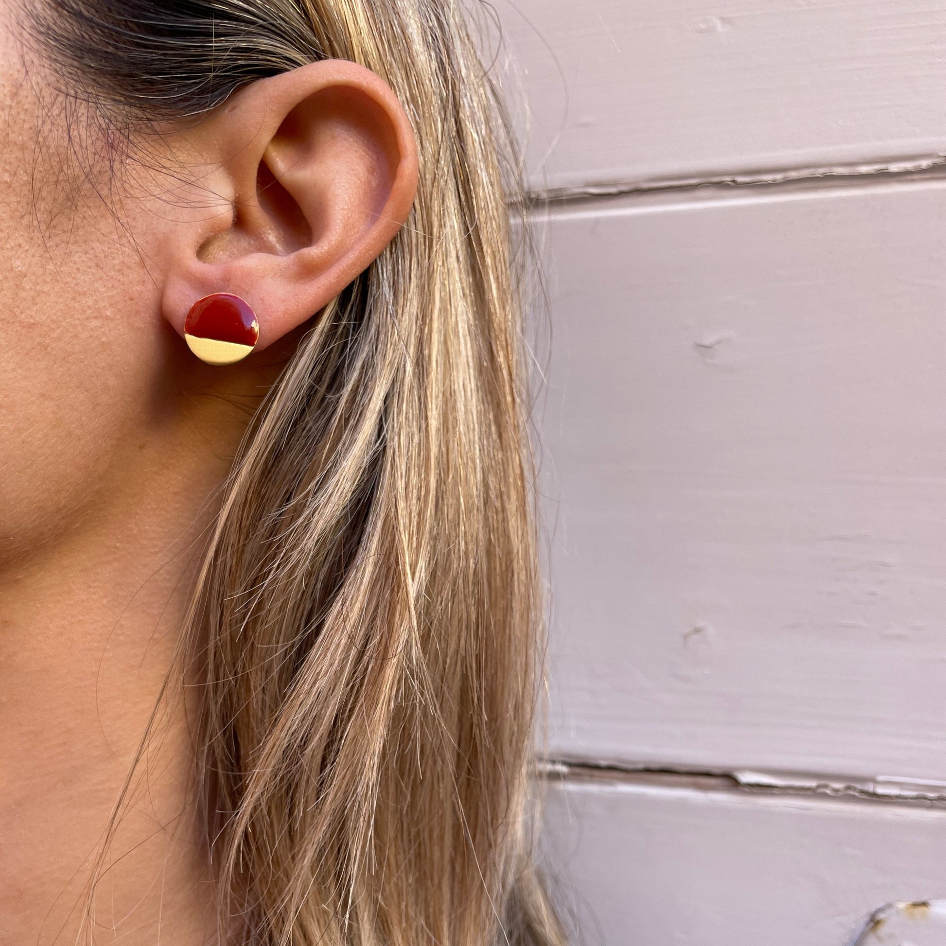 Brass earrings with resin | Calmness Earrings - CURIUDO