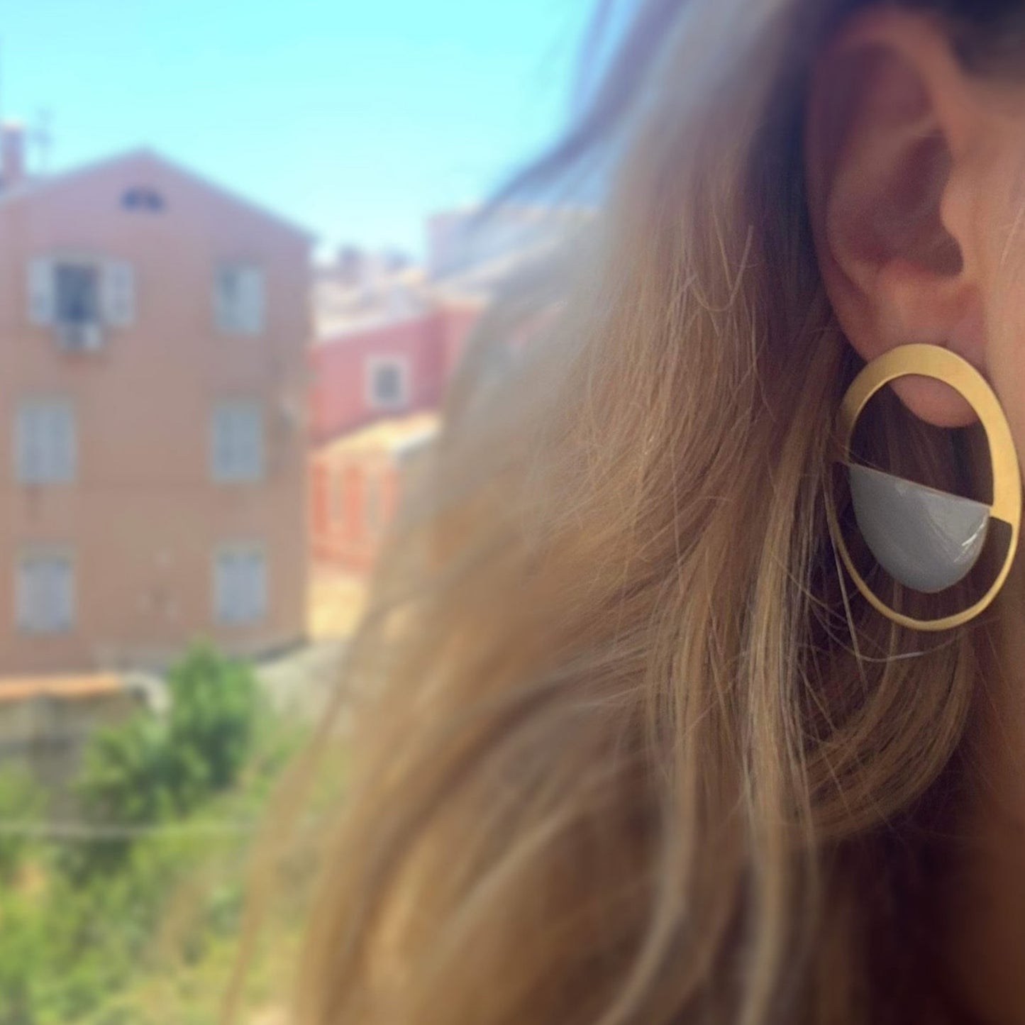  Brass earrings with resin | Allure Earrings- CURIUDO